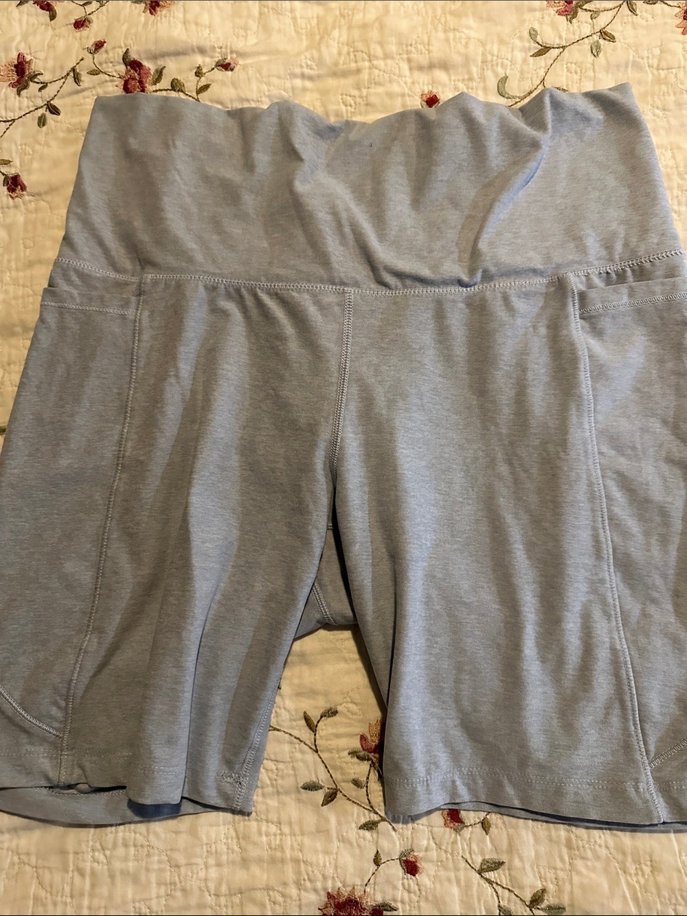 Women's High-Waist Light Gray Bike Shorts with Pockets